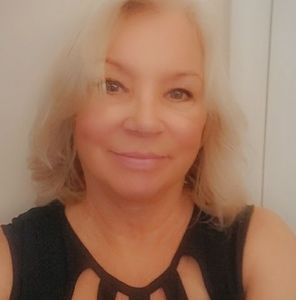 Meet your Posher, Deborah